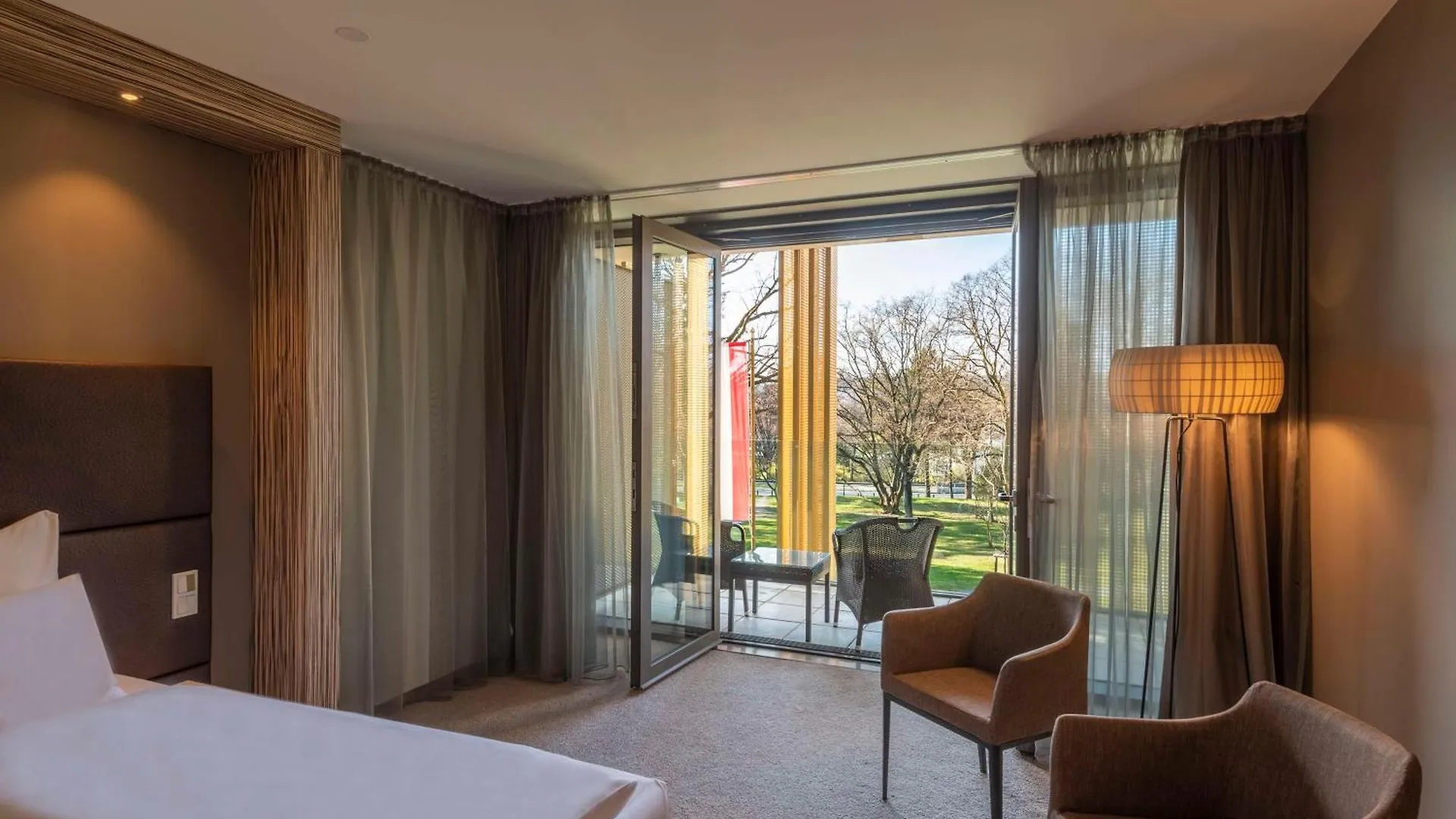 Doubletree By Hilton Vienna Schonbrunn Otel