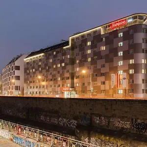 מלון Hampton By Hilton West, וינה