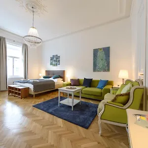 Apartment Senator Stephansplatz By Ichbucheat, Vienna