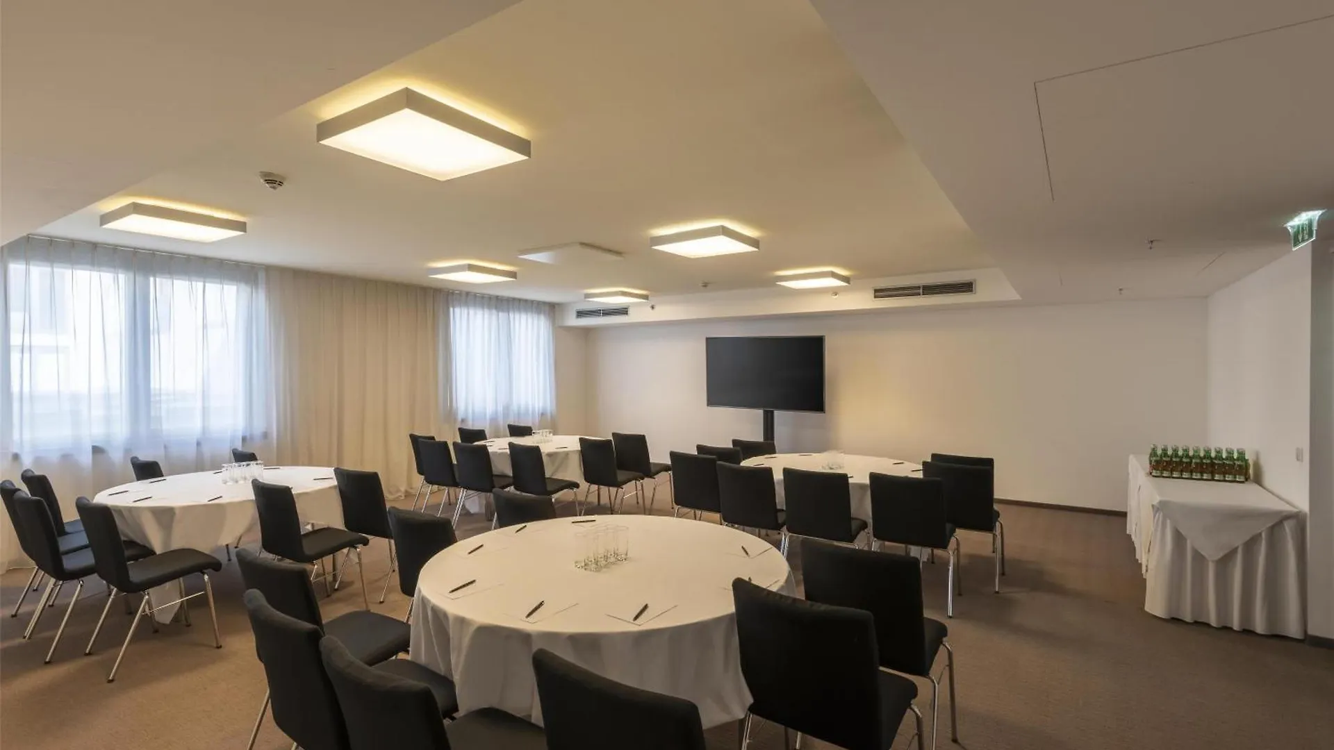 Doubletree By Hilton Vienna Schonbrunn Hotel